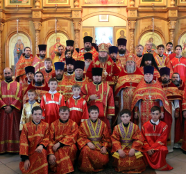 Настоятель и клирики собора свв.апп. Петра и Павла приняли участие  в епархиальном собрании духовенства.