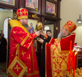 Пасхальное служение епископа Владимира в храме свщмч. Мефодия 