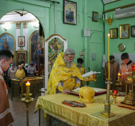 Божественная Литургия в Неделю 23-ю по Пятидесятнице